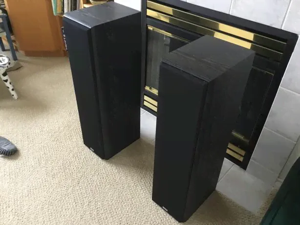 $25 · HECO SPIRIT 200 SPEAKER SYSTEM-1